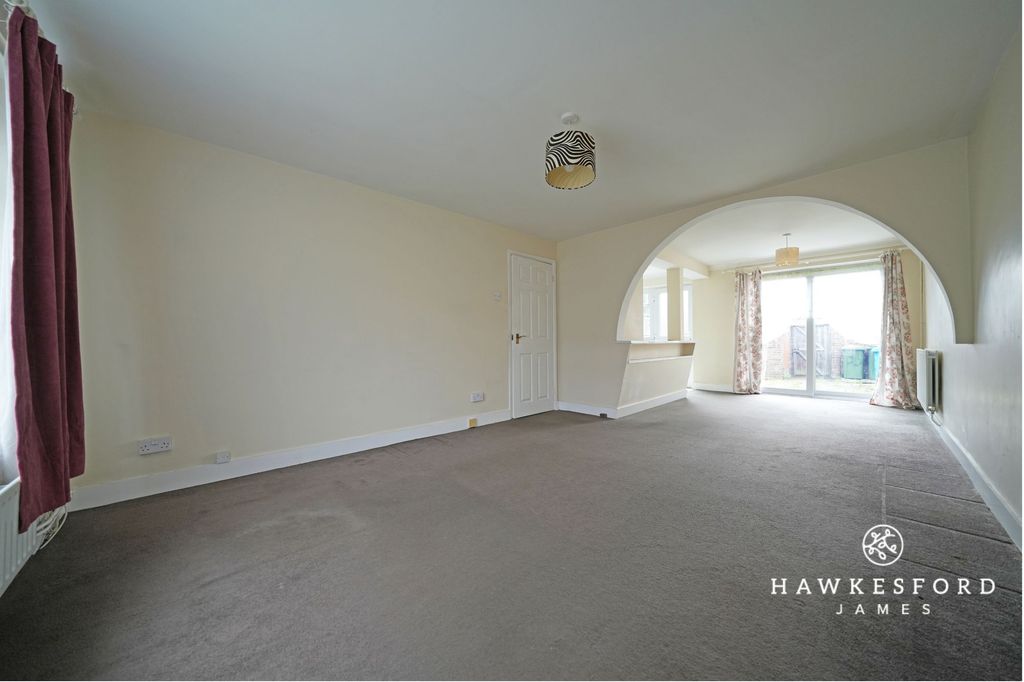 Property photo 2 of 14 Fern Walk, Sittingbourne - Lounge/Diner
