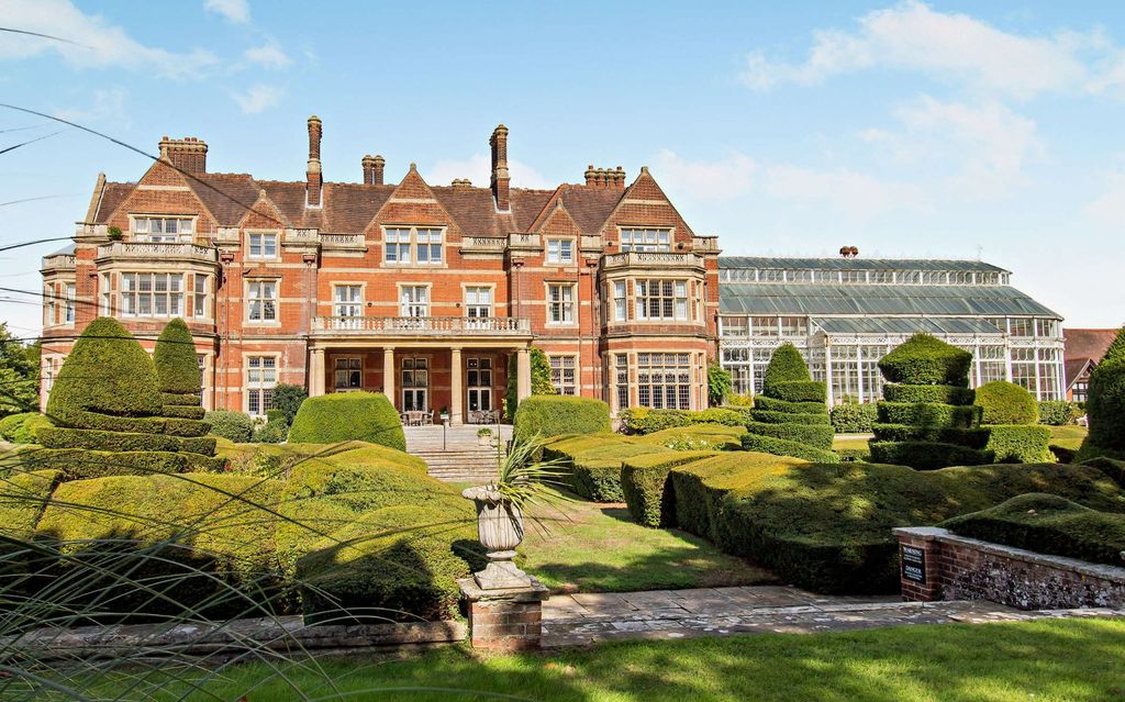 Property photo 1 of 24 Whitlingham Hall