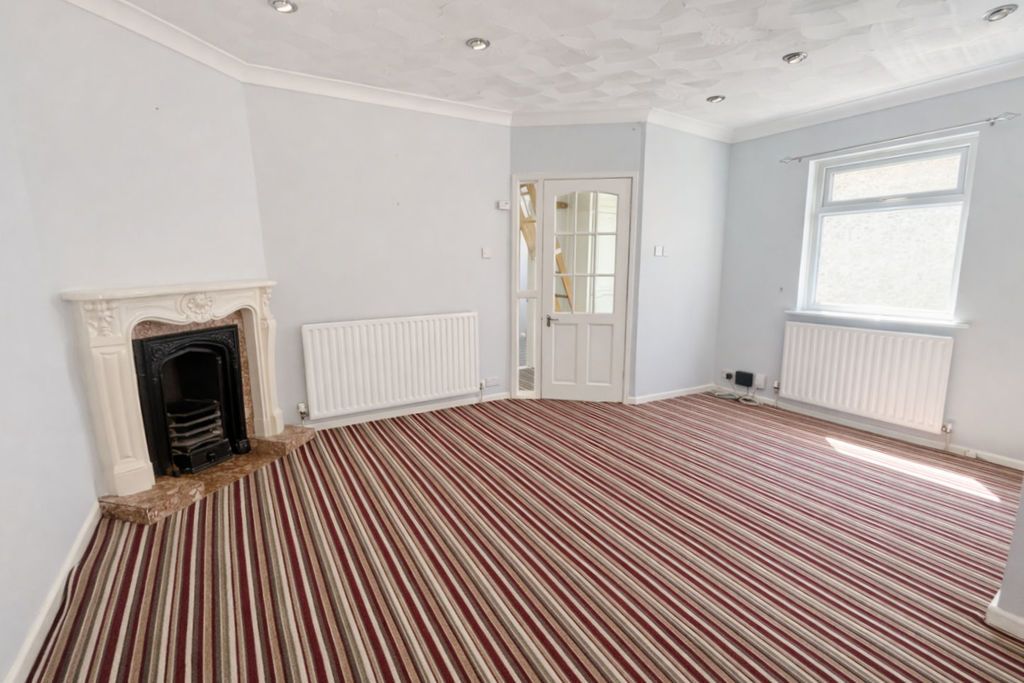 Property photo 2 of 9 Lounge