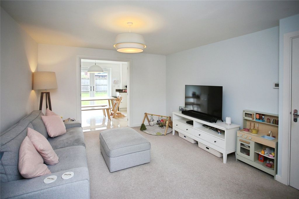 Property photo 2 of 34 Picture No. 09