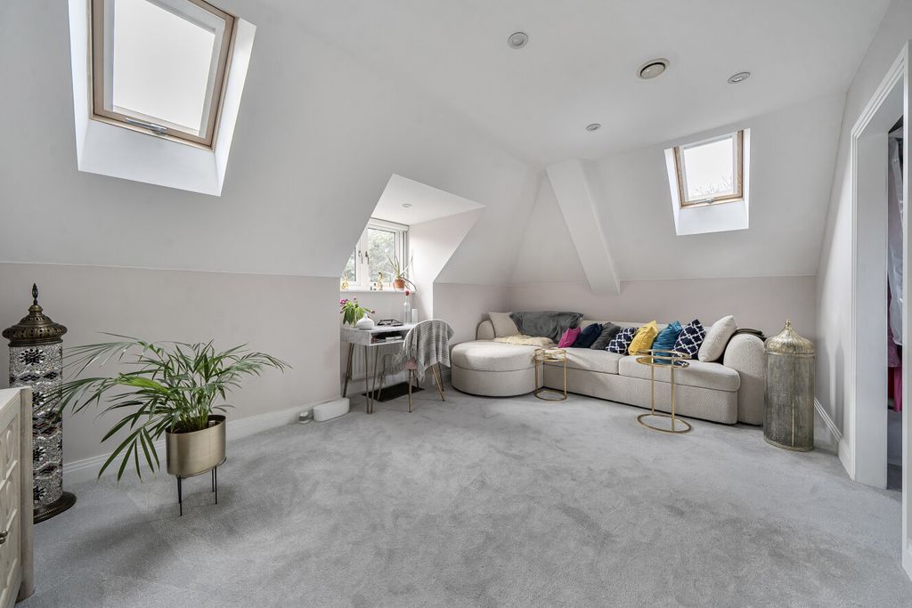 Property photo 2 of 22 1429306-20-69B7d5...