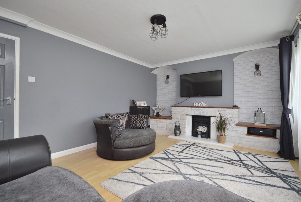Property photo 3 of 20 Sitting Room