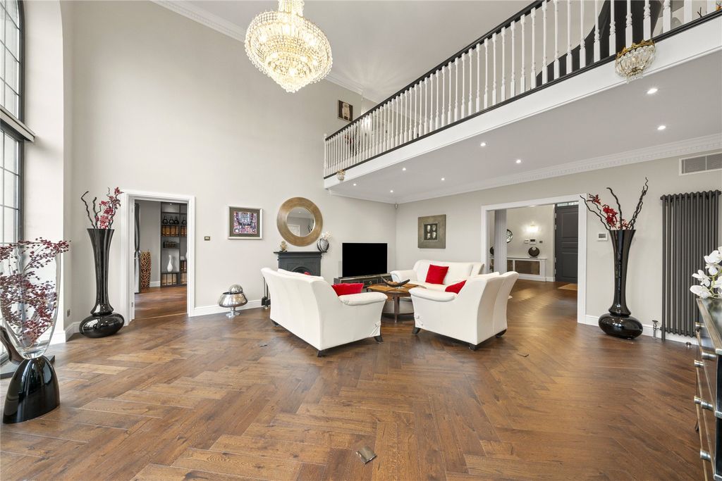 Property photo 3 of 24 Picture No. 12