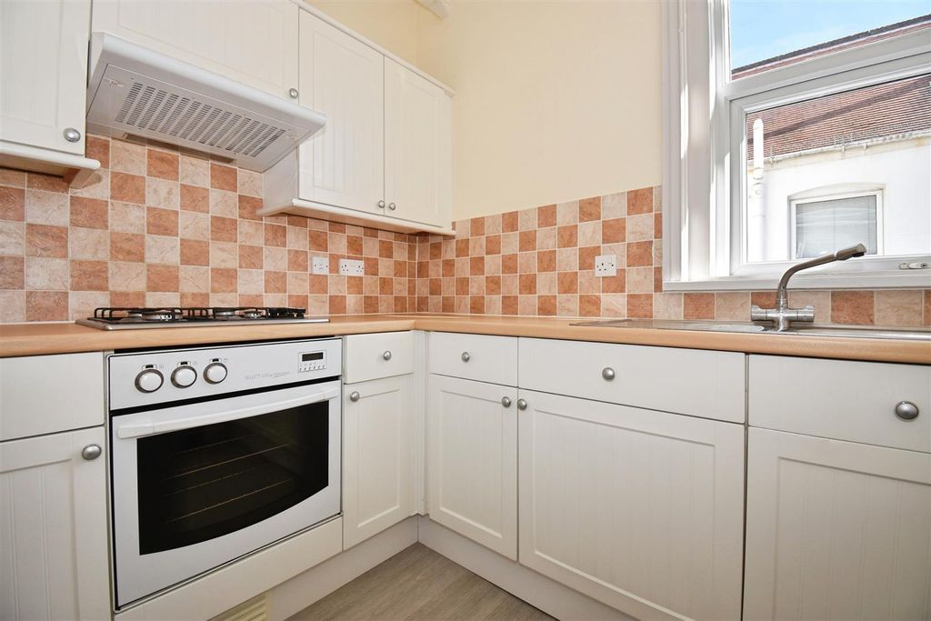 Property photo 3 of 5 Kitchen