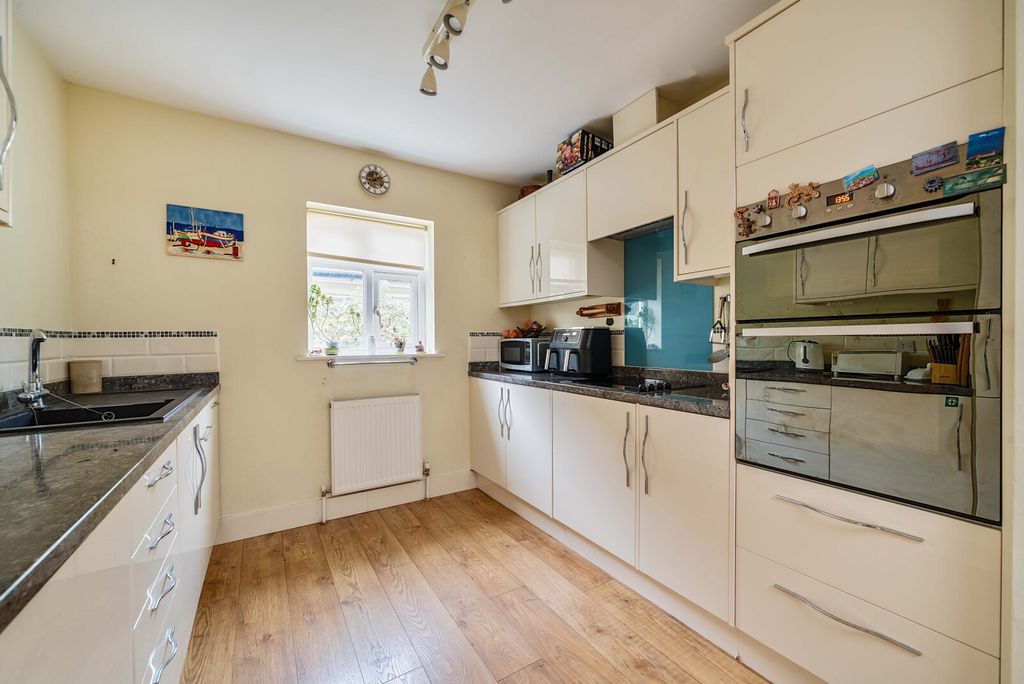 Property photo 3 of 20 1331841-15-68A32c...