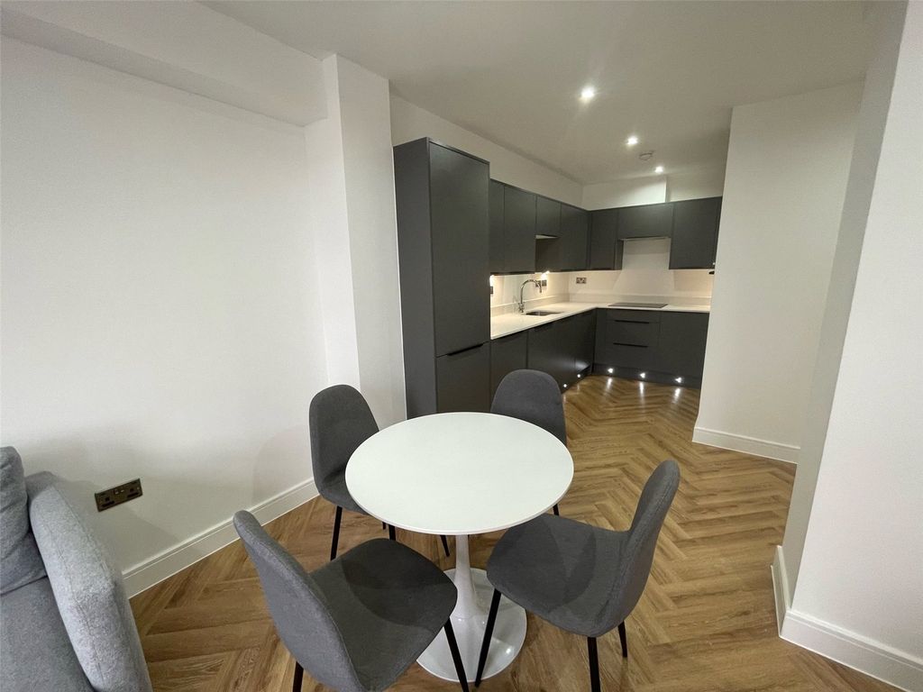 Property photo 3 of 11 Dining Area