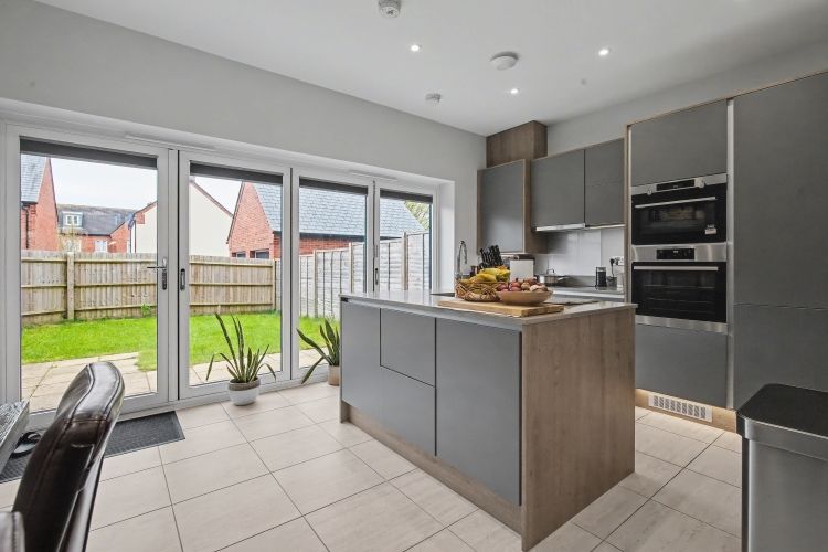 Property photo 2 of 8 325531