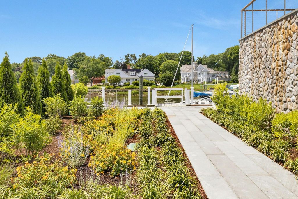 Property photo 2 of 16 <Alttext/>