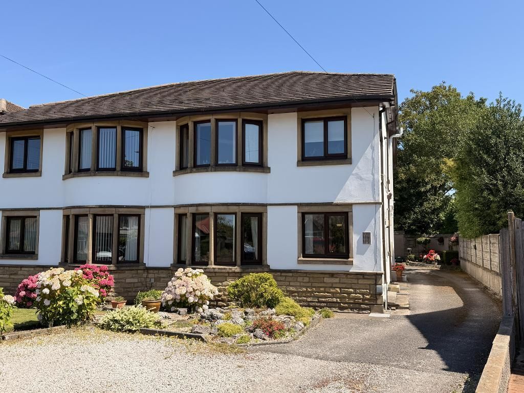 Property photo 1 of 15 External
