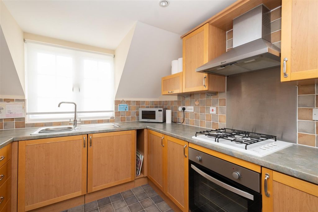 Property photo 3 of 16 Pochard-10.Jpg