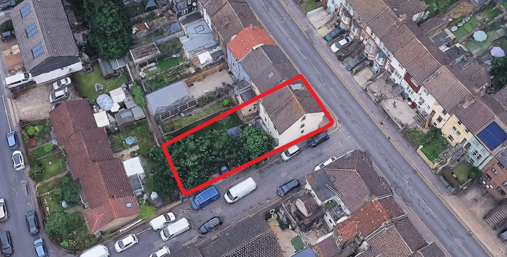 Property photo 2 of 3