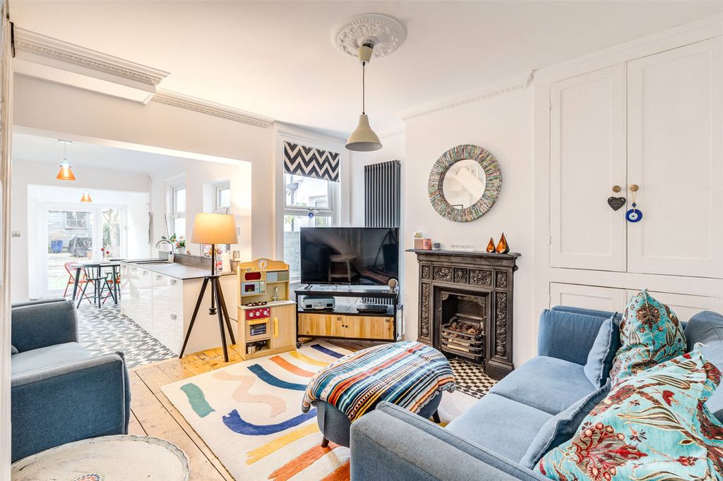 Property photo 3 of 22 Picture No. 05