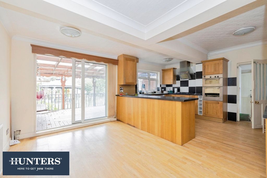 Property photo 1 of 17 Pbox-Img.Jpg