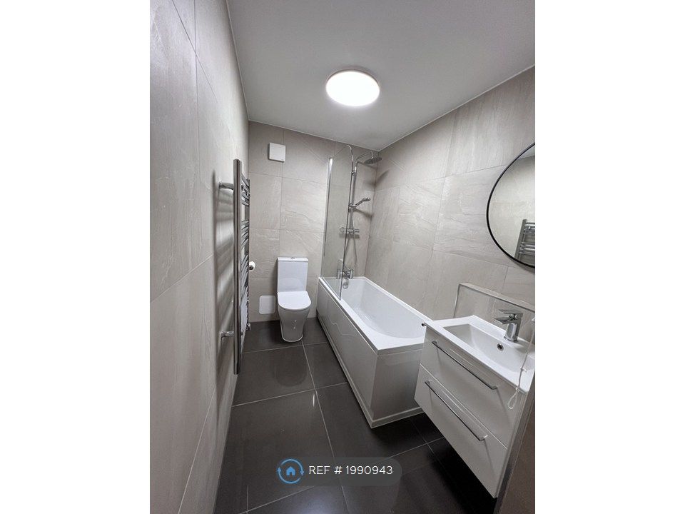 Property photo 3 of 7 Bathroom