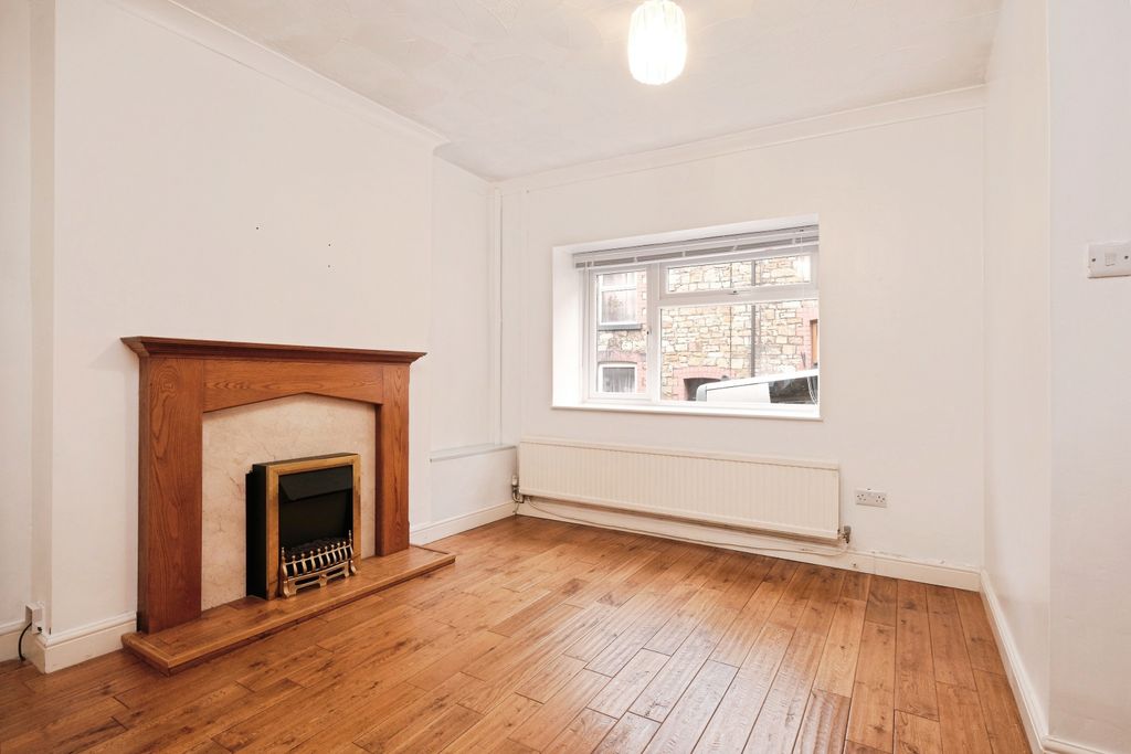 Property photo 3 of 25