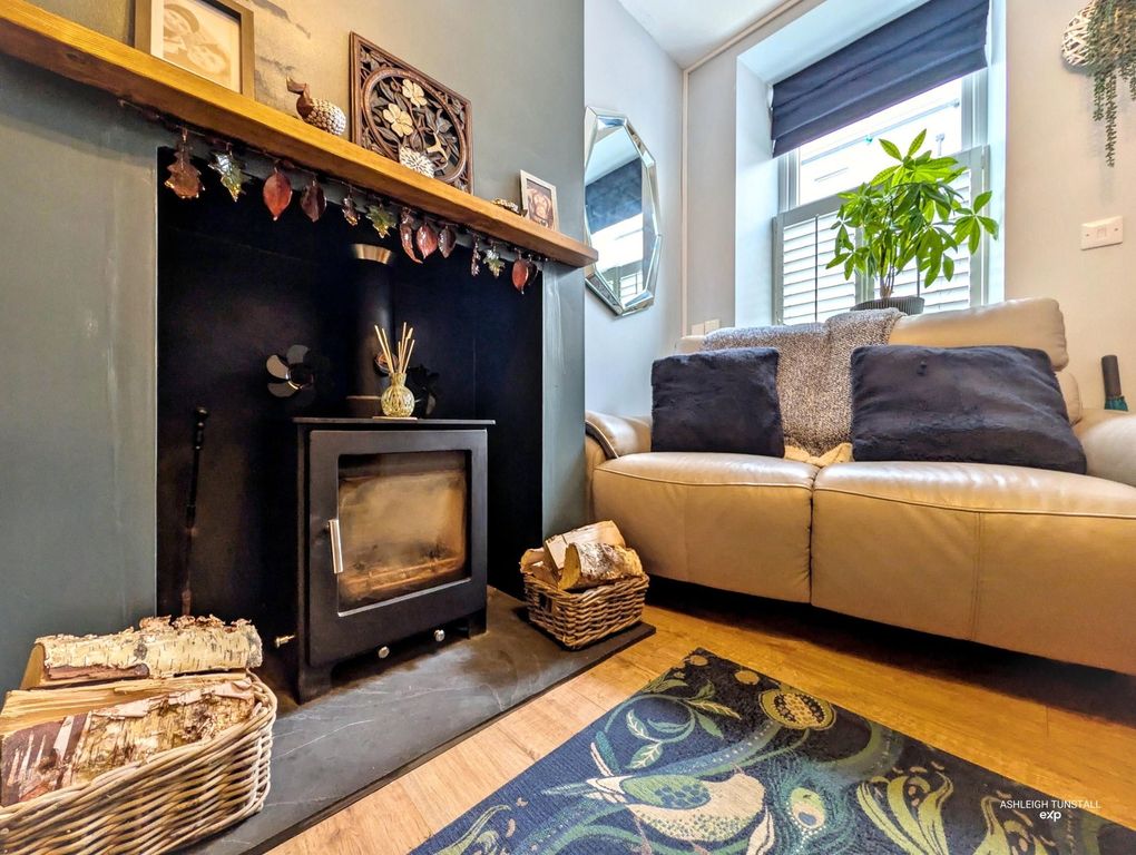 Property photo 3 of 11