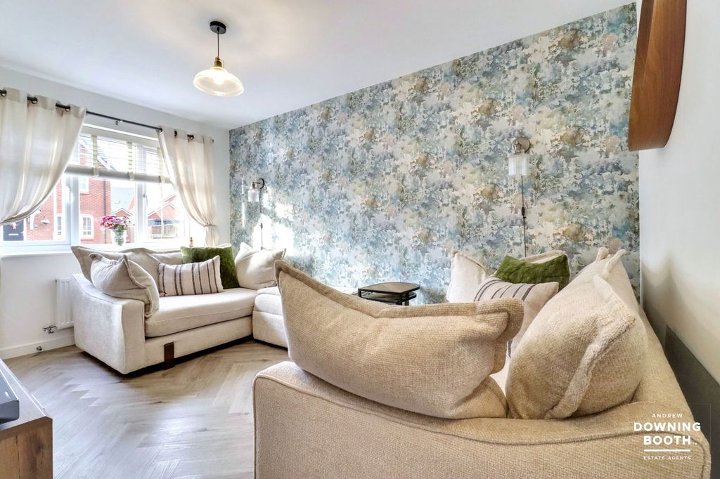 Property photo 3 of 23