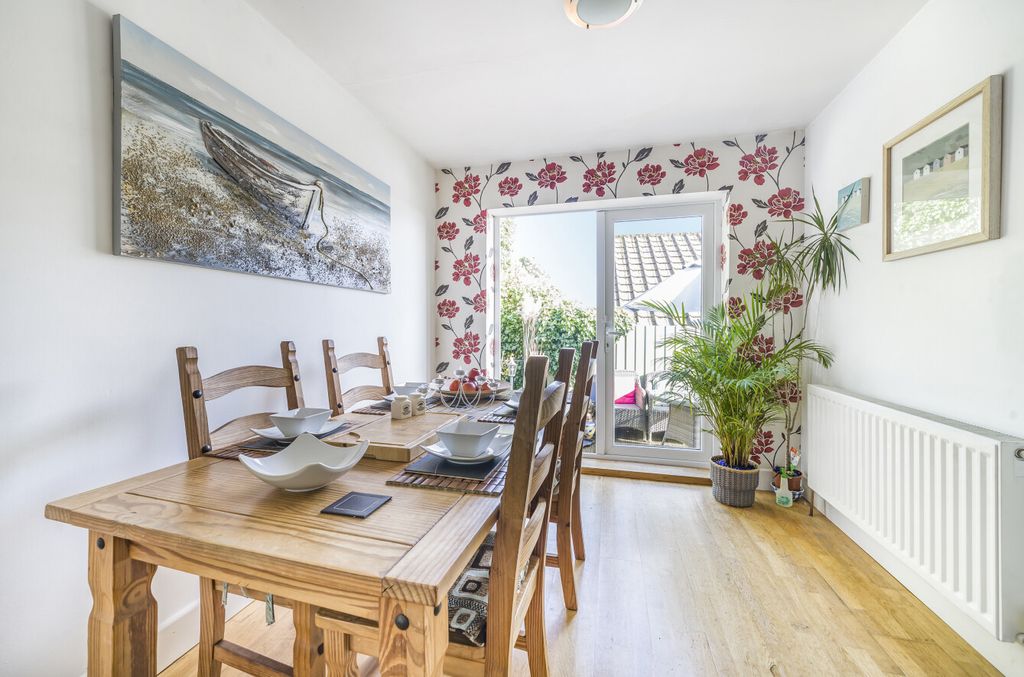 Property photo 2 of 29 Dining Area