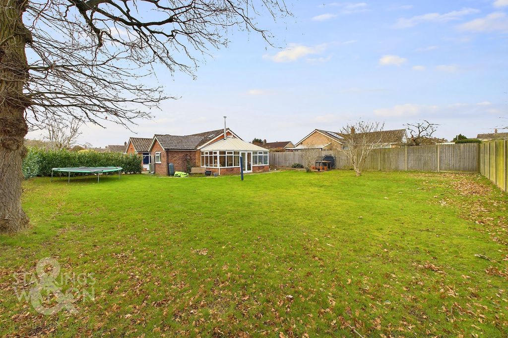 Property photo 1 of 32