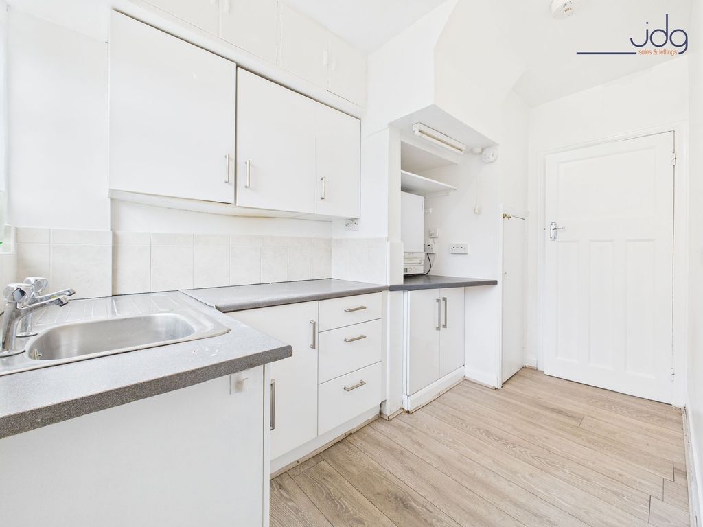 Property photo 2 of 11 Kitchen