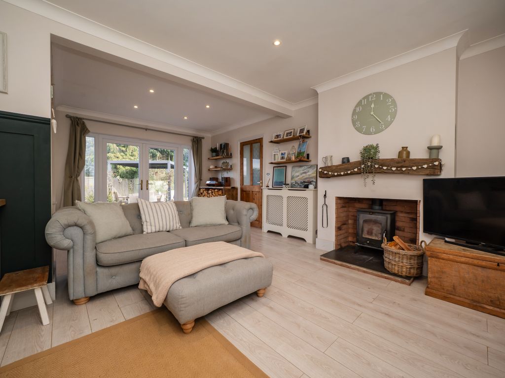 Property photo 3 of 20 17Groveside-89