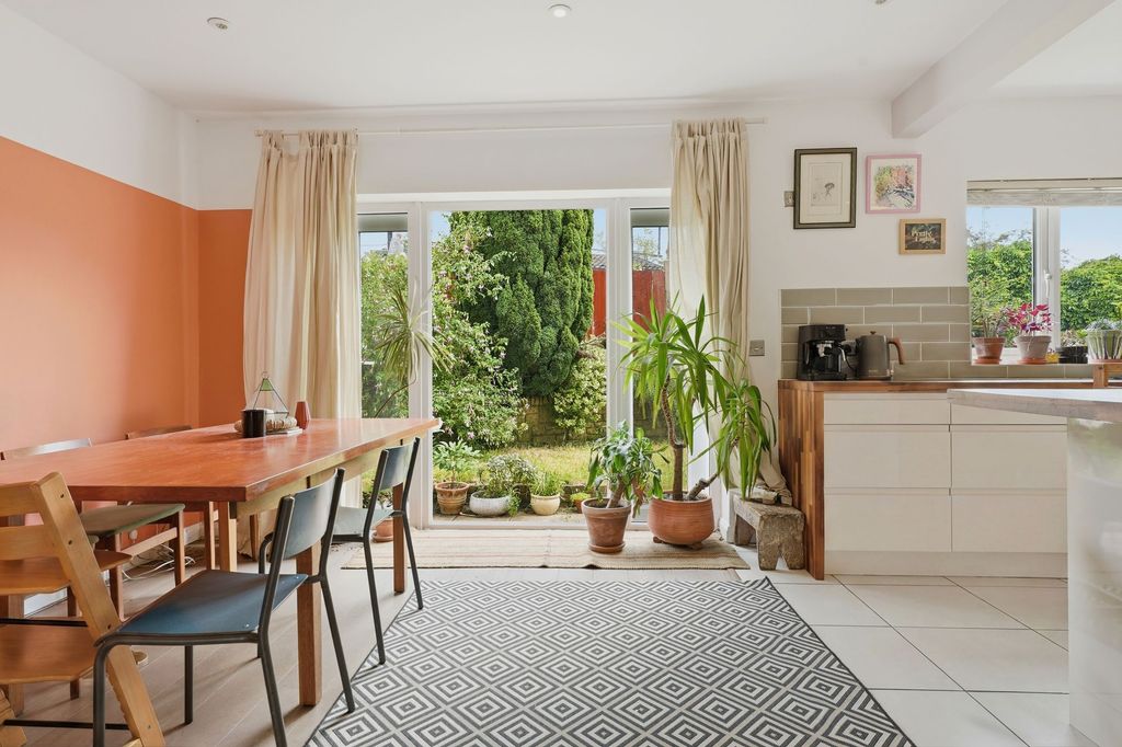 Property photo 1 of 36