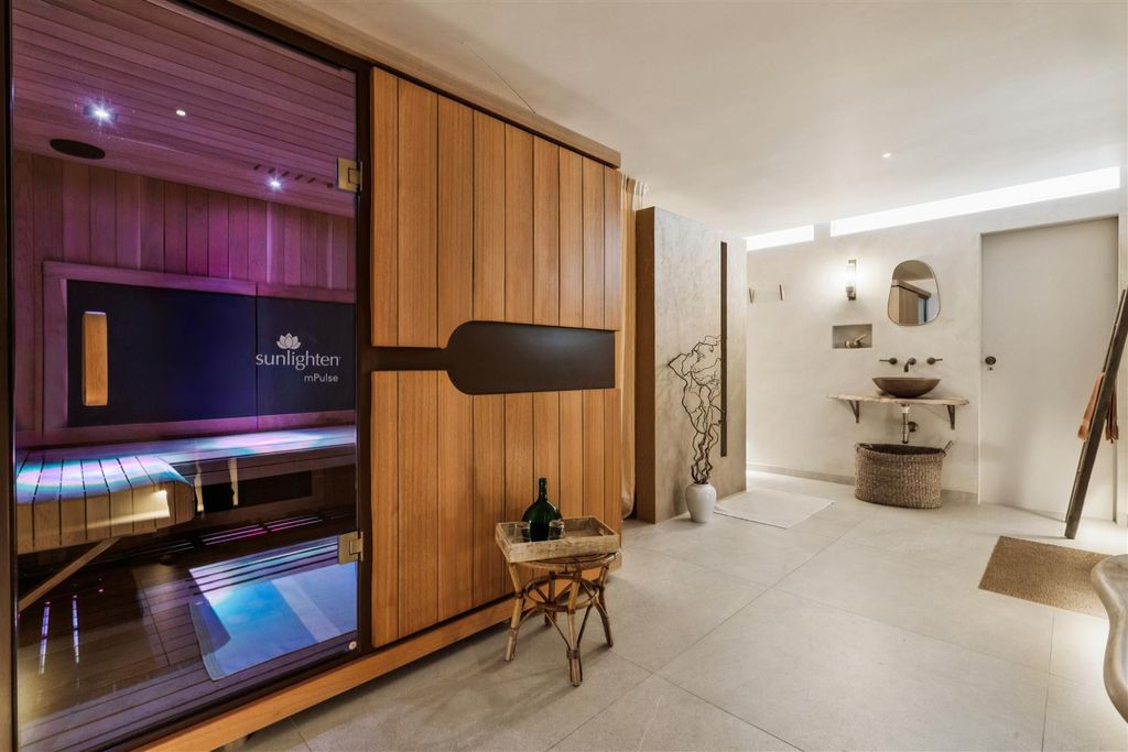 Additional image 15 of 7 bed detached house for saleUpper Butts TW8