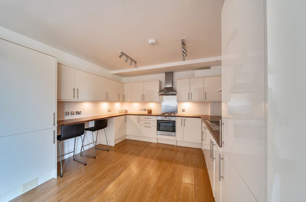 Property photo 3 of 16 Kitchen