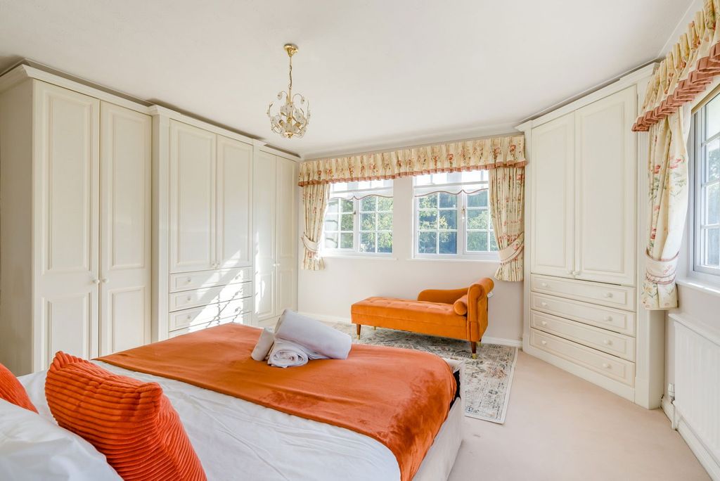 Additional image 14 of 4 bed detached house for salePotters Heights Close, Pinner HA5