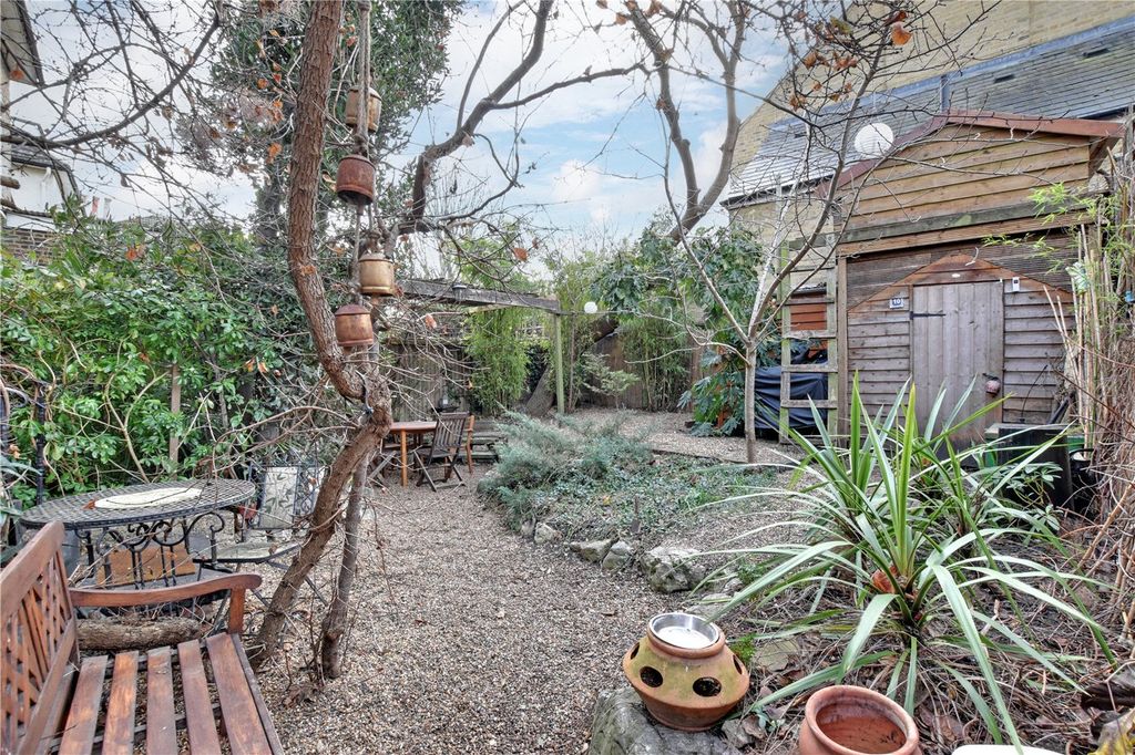 Property photo 2 of 22 Picture No. 20