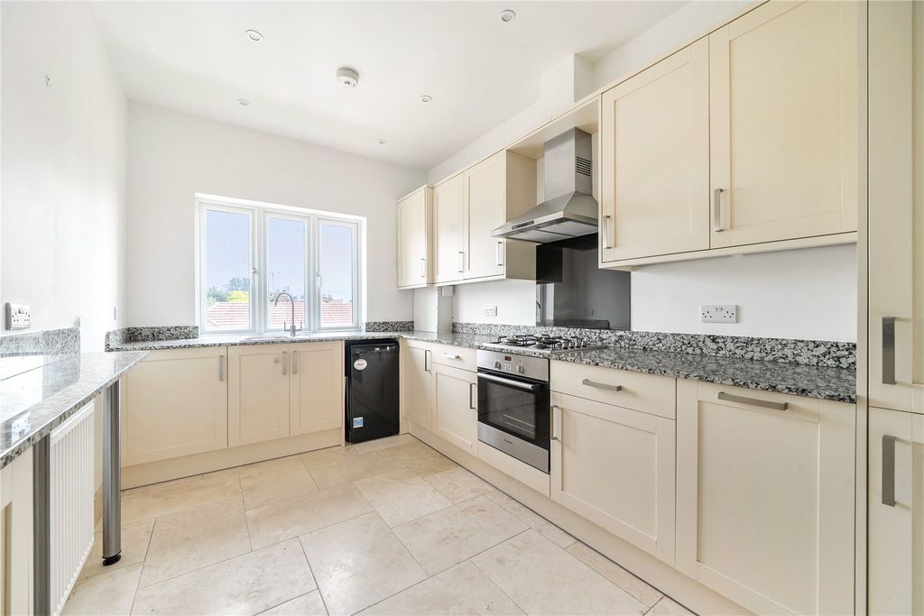 Property photo 3 of 11 Picture No. 15