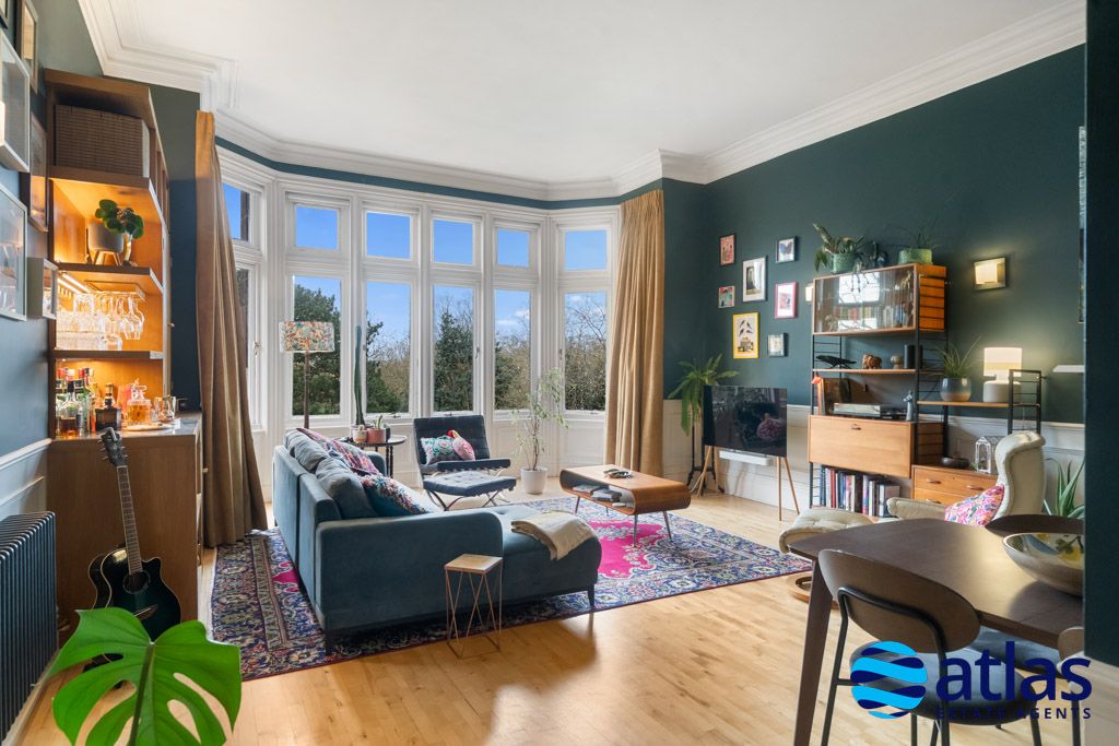 Property photo 2 of 27 Living Space