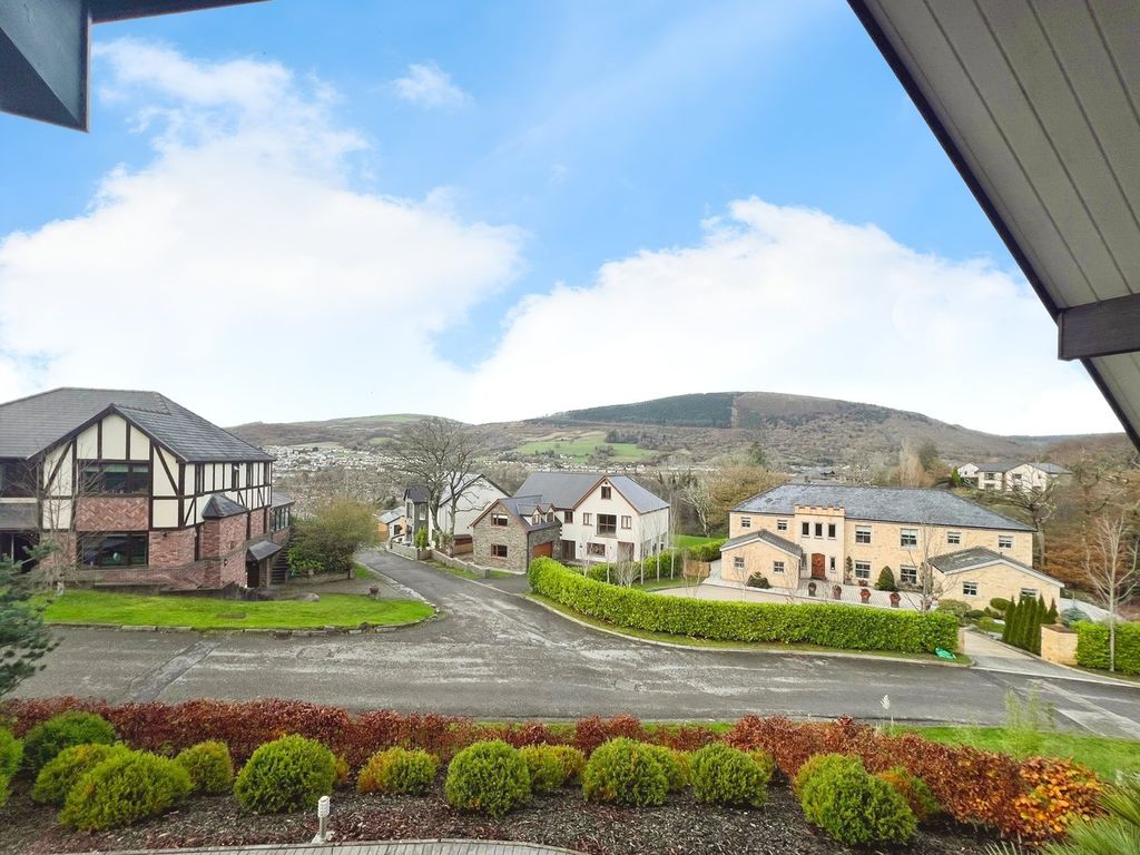 Property photo 2 of 38