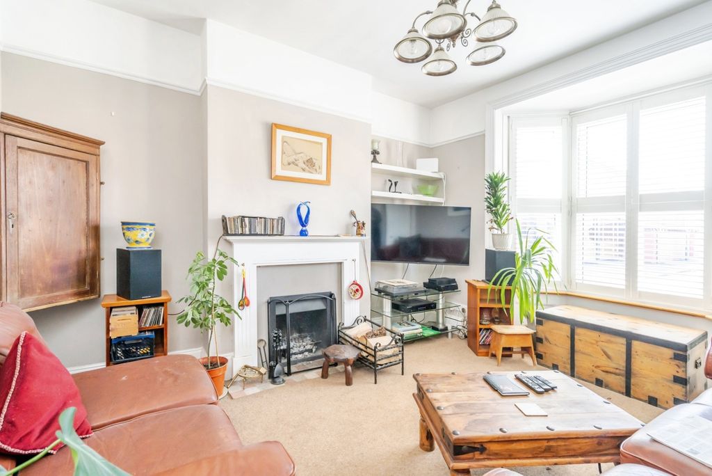 Property photo 2 of 17 Pbox-Img.Jpg