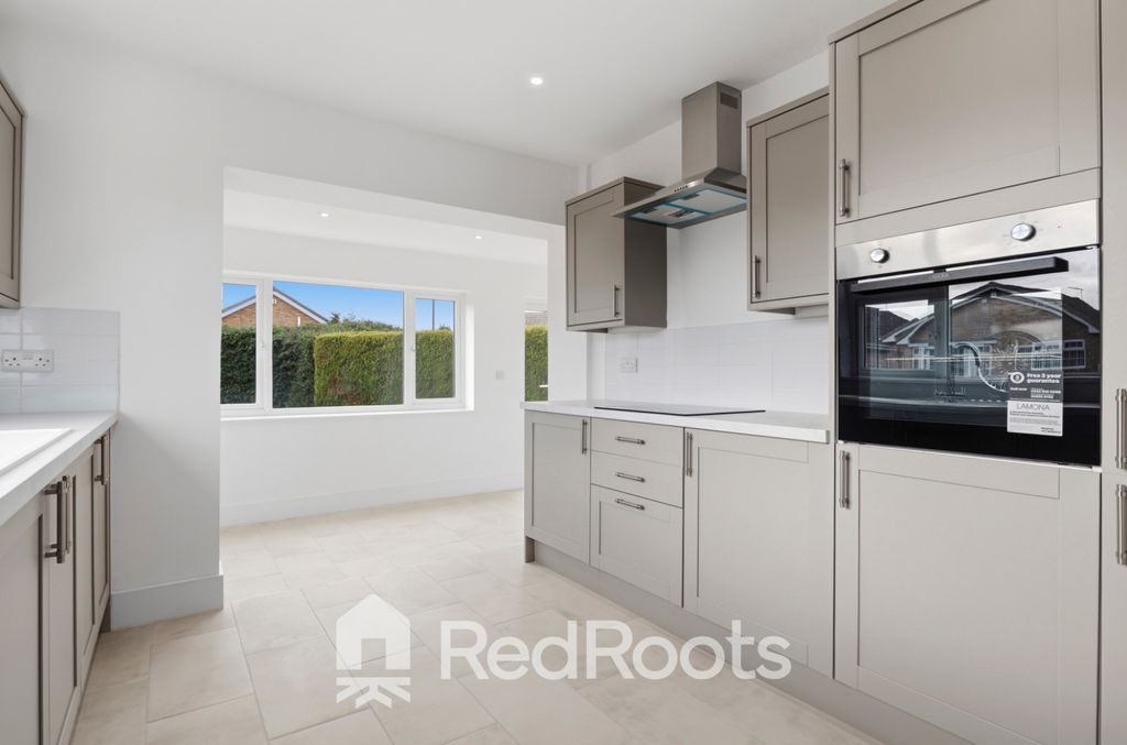 Property photo 2 of 25 4974632