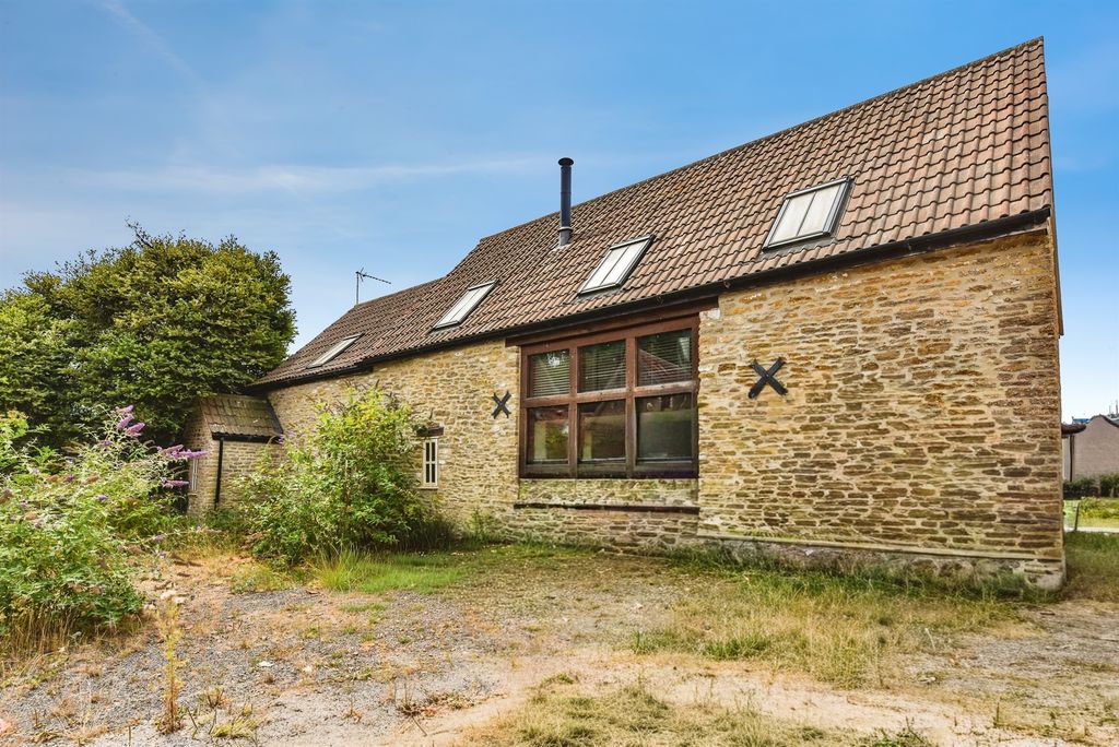 Property photo 1 of 21