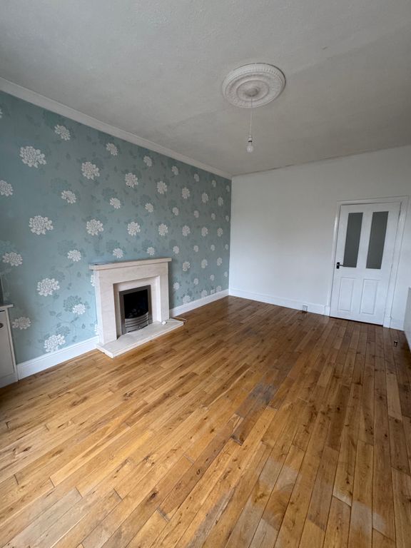 Property photo 1 of 6 Lounge