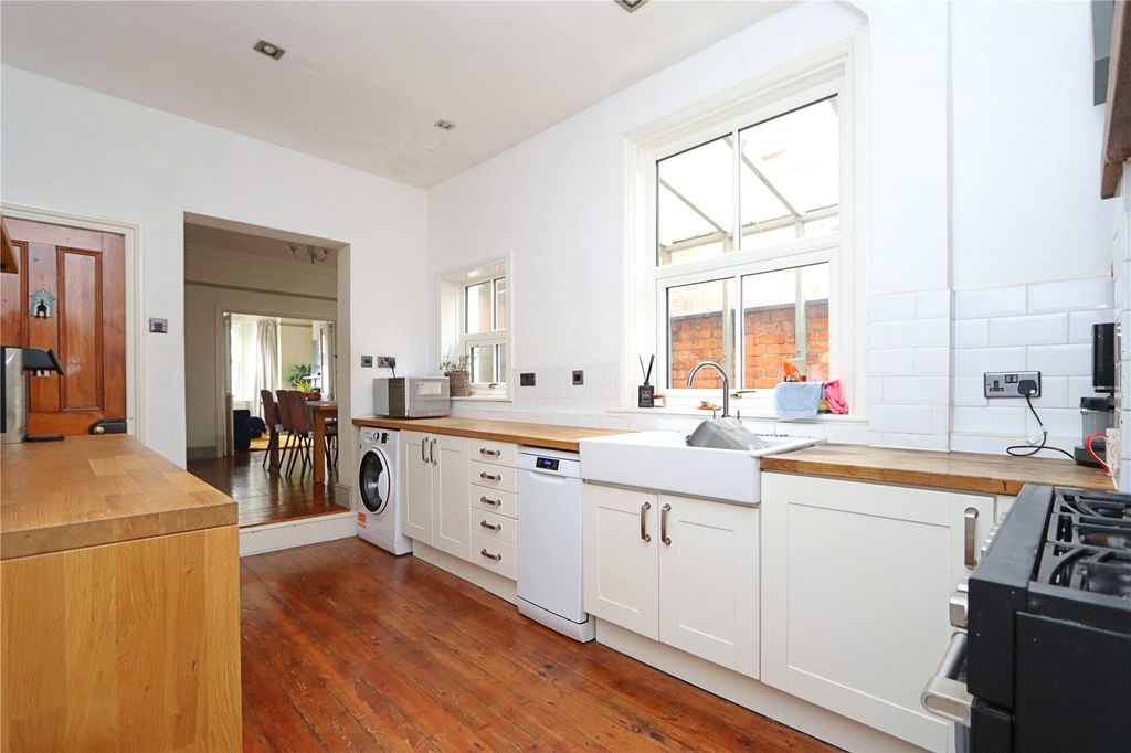 Property photo 2 of 19 Picture No. 22