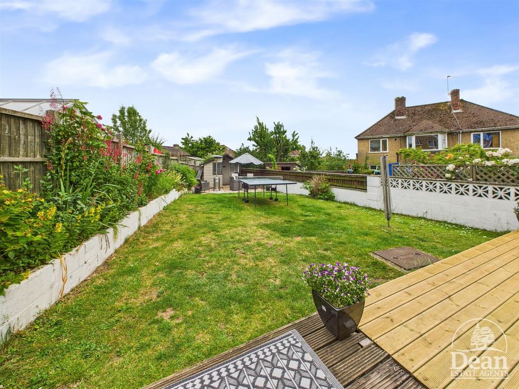 Property photo 2 of 21