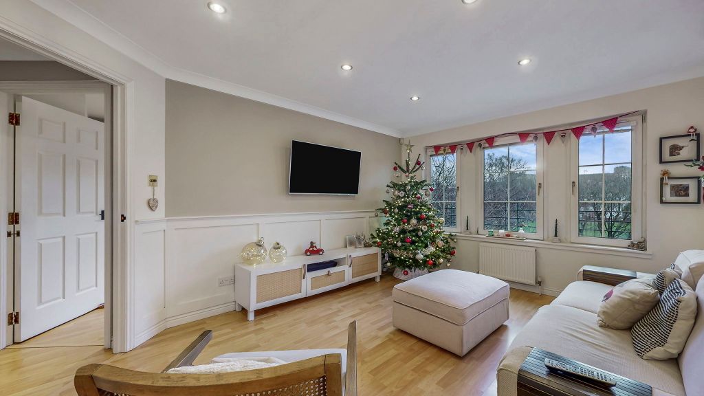 Property photo 3 of 22 24-Web-Or-Mls-7 Priorwood Court Flat 3.1_27