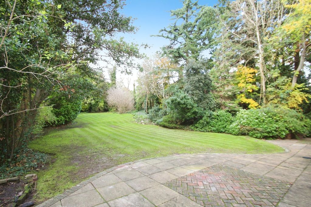 Property photo 2 of 9