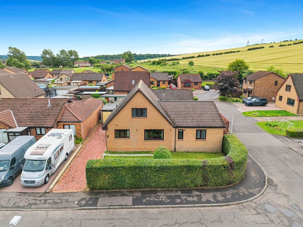 Property photo 1 of 37