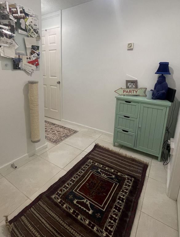 Property photo 3 of 13 Hall