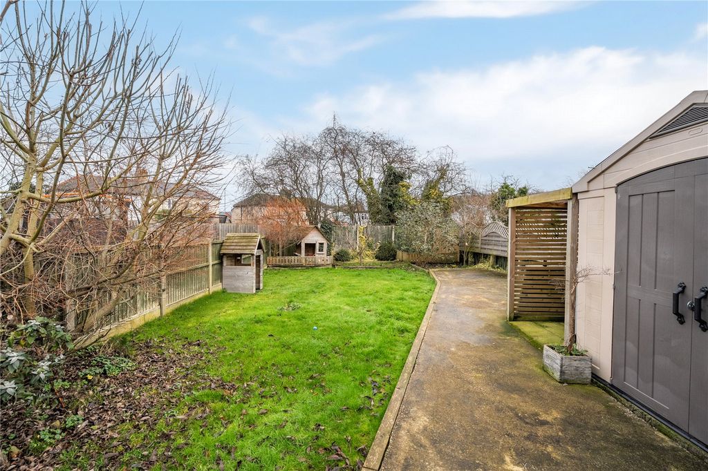 Property photo 2 of 18 Picture No. 25