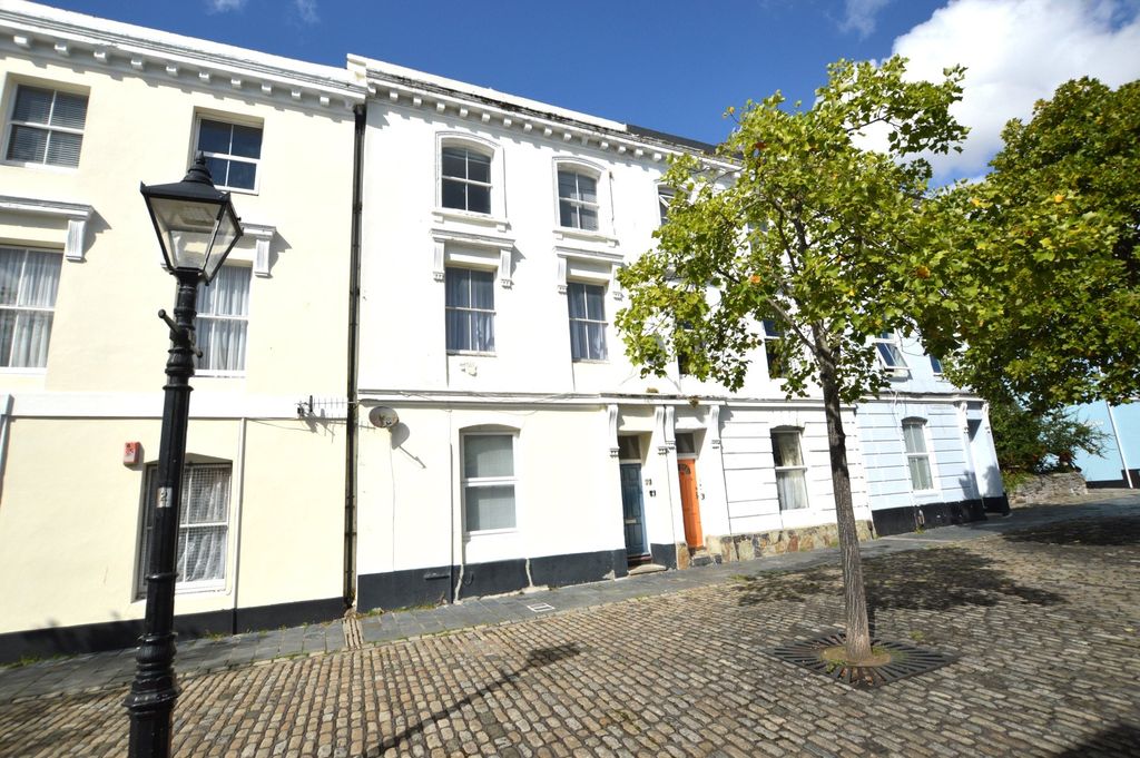 Property photo 1 of 8 Whole Building