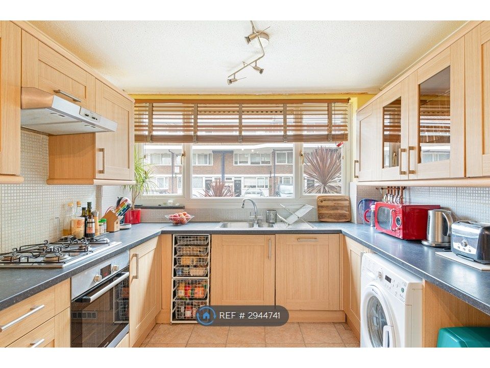 Property photo 1 of 26 Kitchen