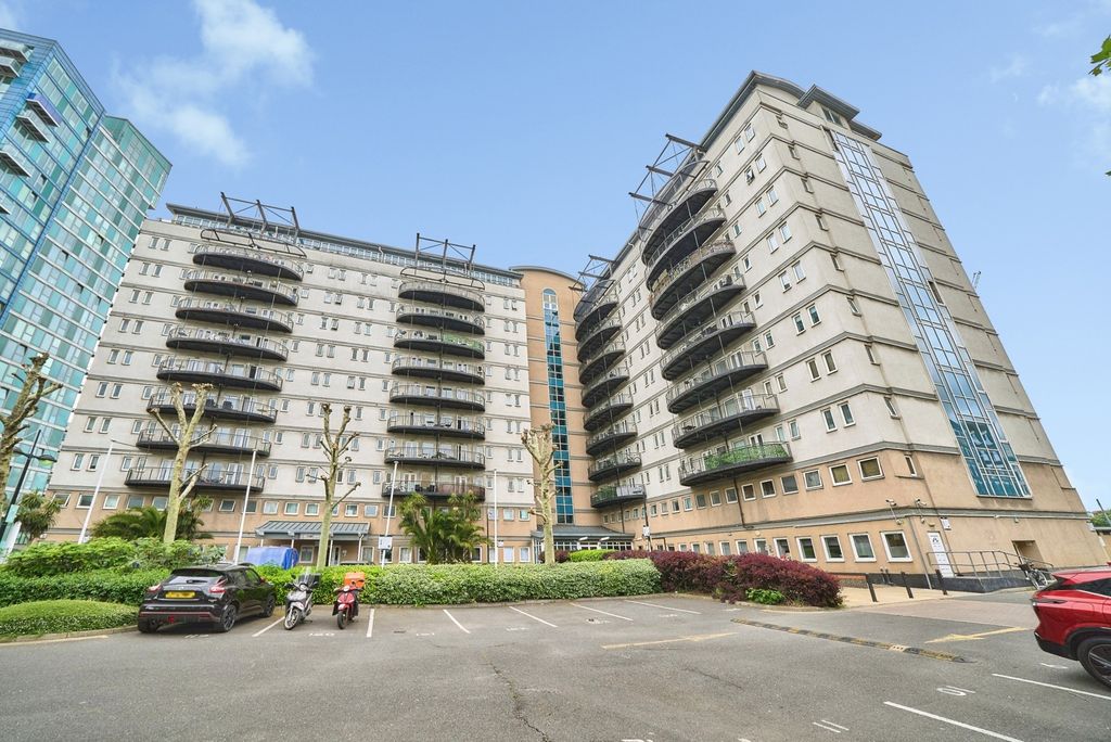 Property photo 1 of 19 Pbox-Img.Jpg
