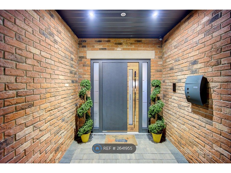 Property photo 2 of 34