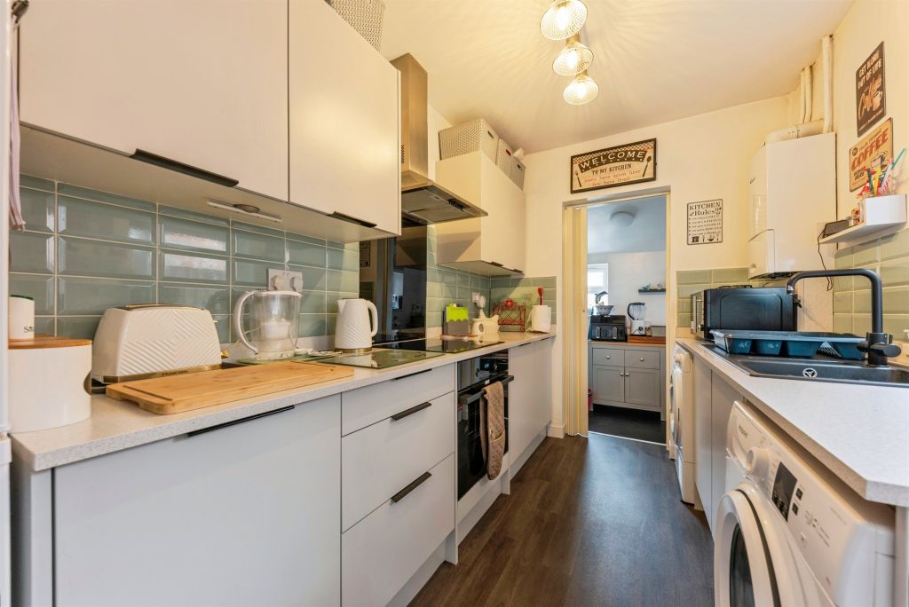 Property photo 2 of 18 Kitchen
