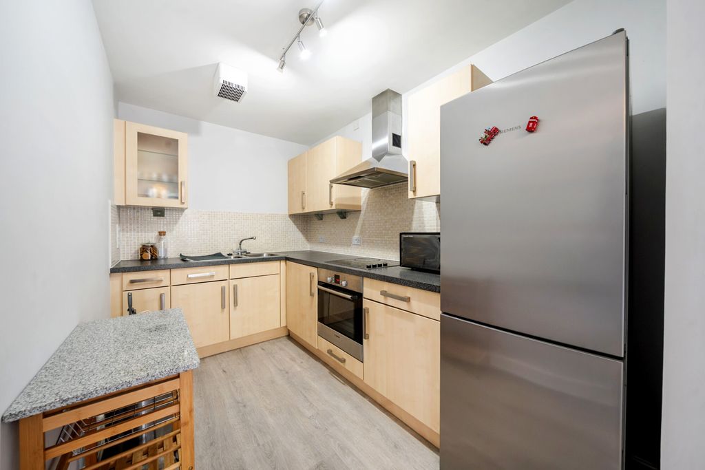 Property photo 2 of 13 1503237-6-6A7Af68...